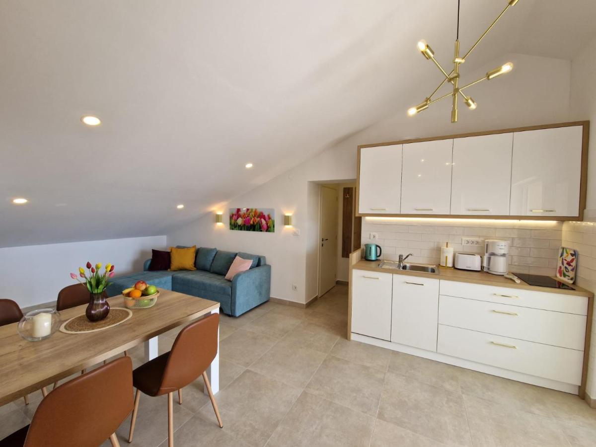 Haus Mit Meerblick Lopar Ngoại thất bức ảnh