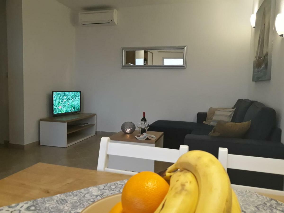 Haus Mit Meerblick Lopar Ngoại thất bức ảnh