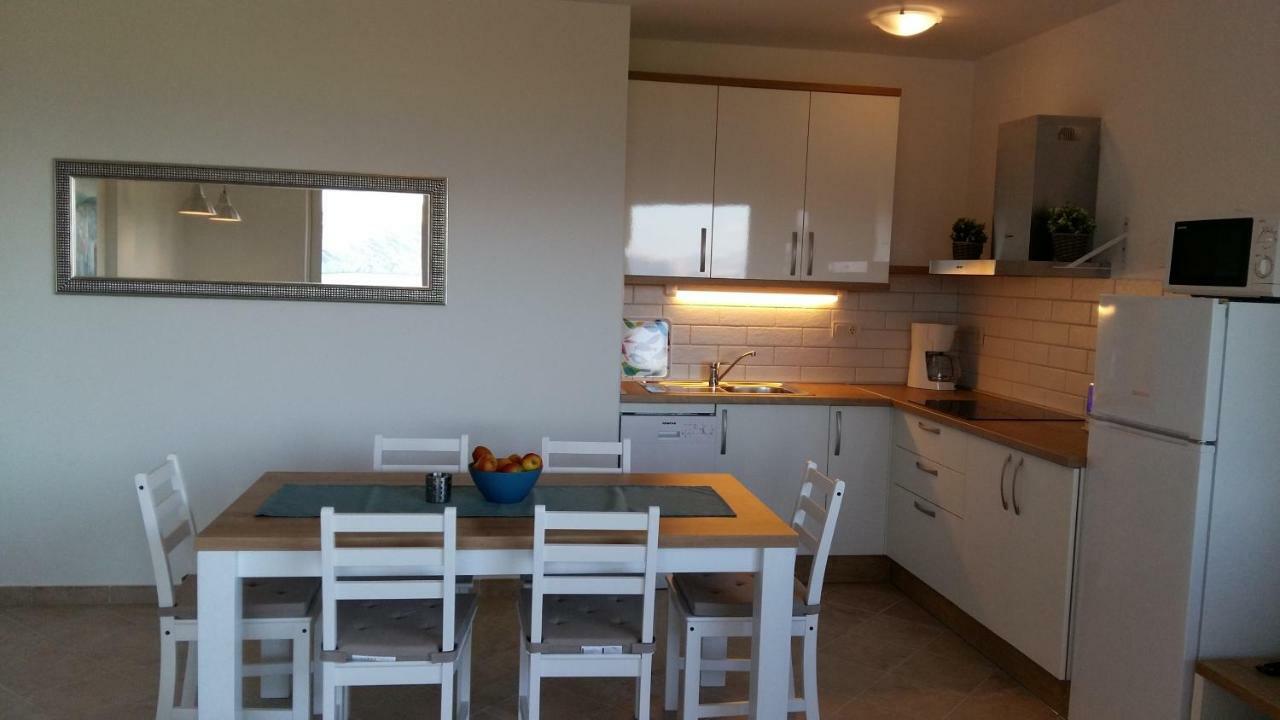 Haus Mit Meerblick Lopar Ngoại thất bức ảnh